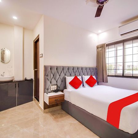 Hotel O Rr Residency Khammam Esterno foto