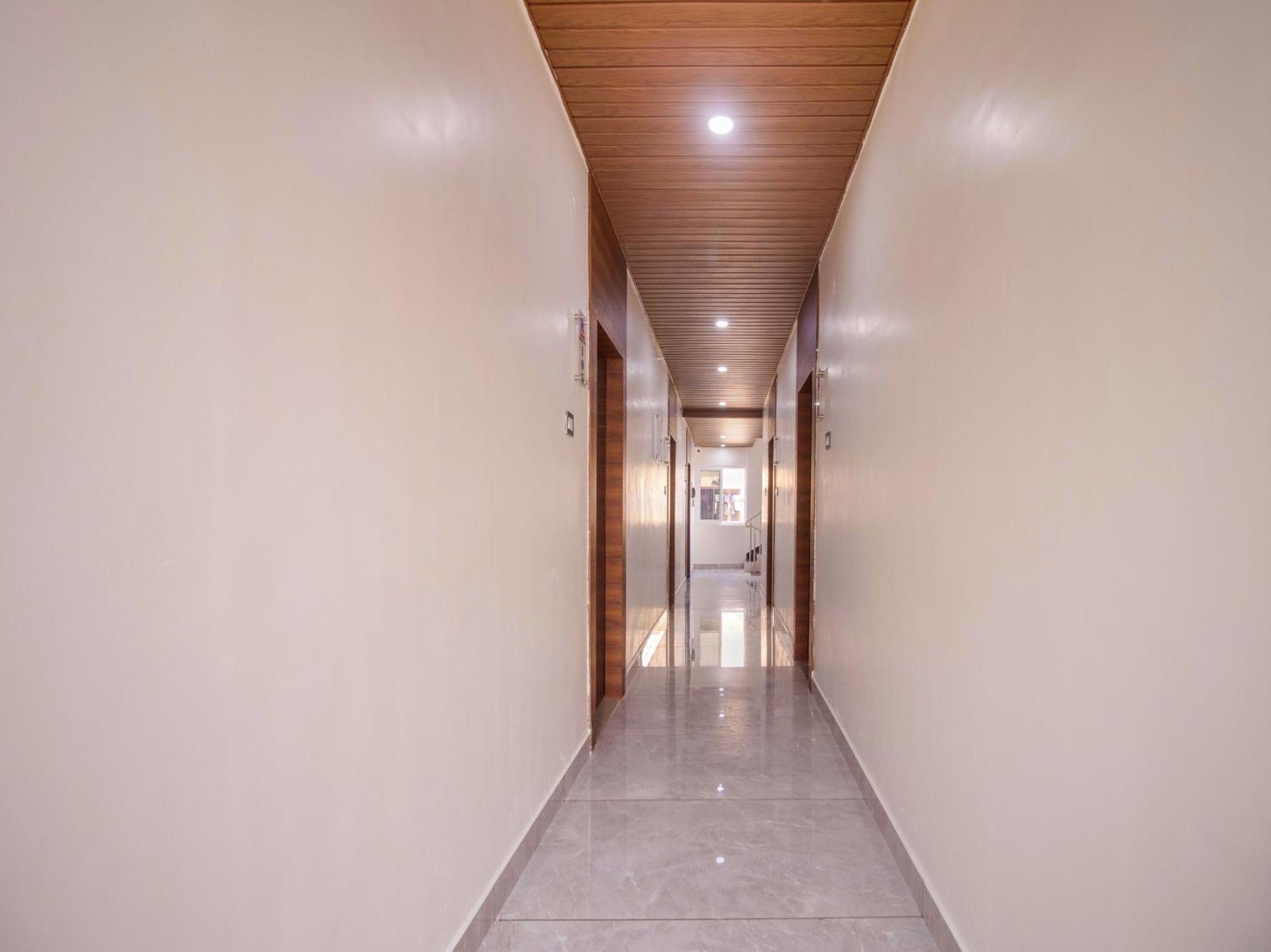 Hotel O Rr Residency Khammam Esterno foto
