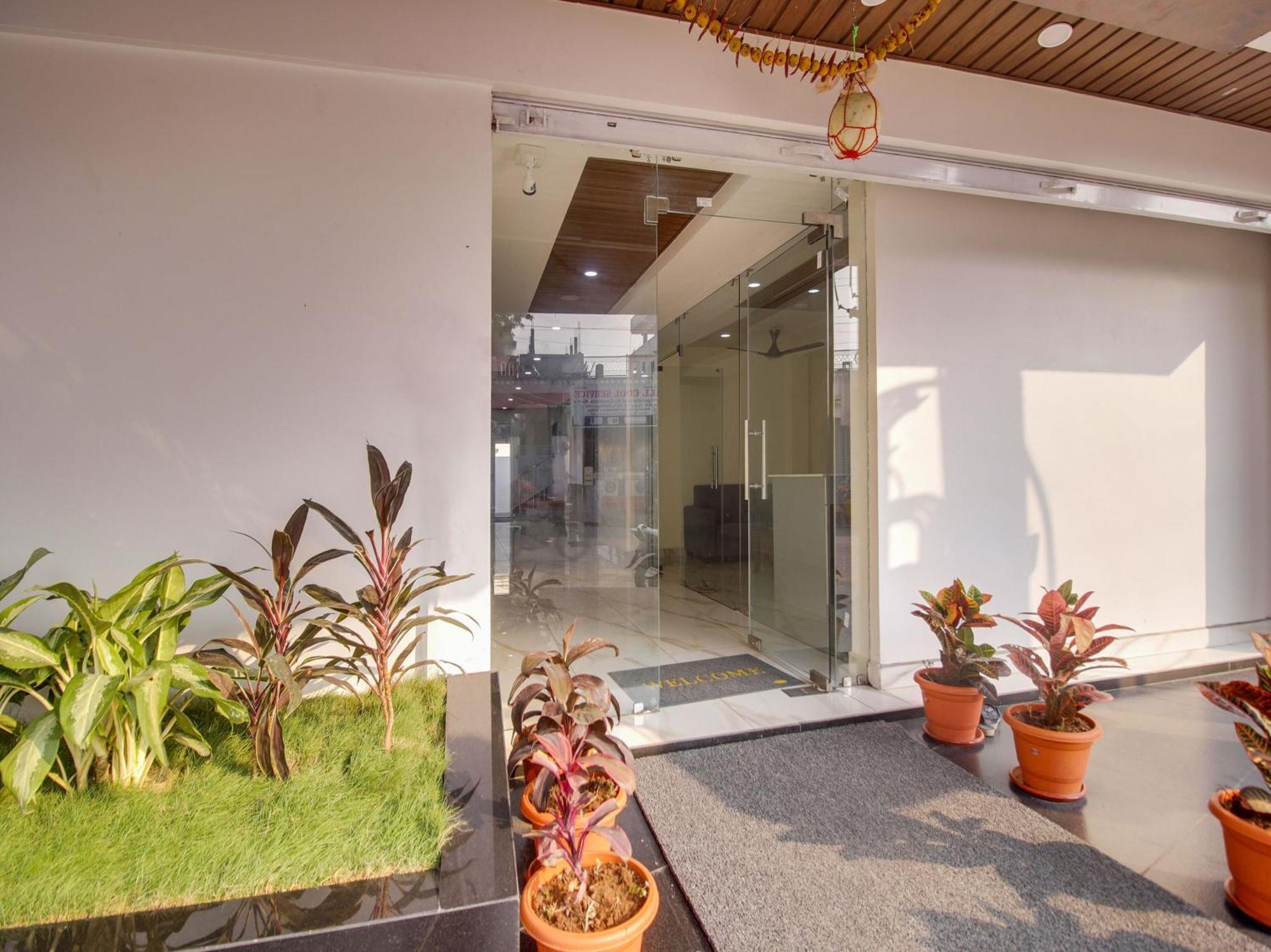 Hotel O Rr Residency Khammam Esterno foto