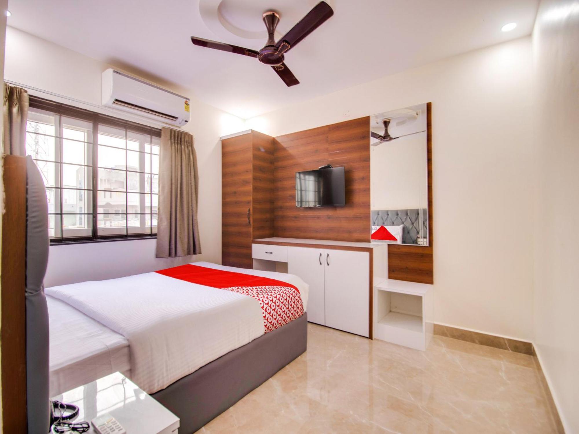 Hotel O Rr Residency Khammam Esterno foto