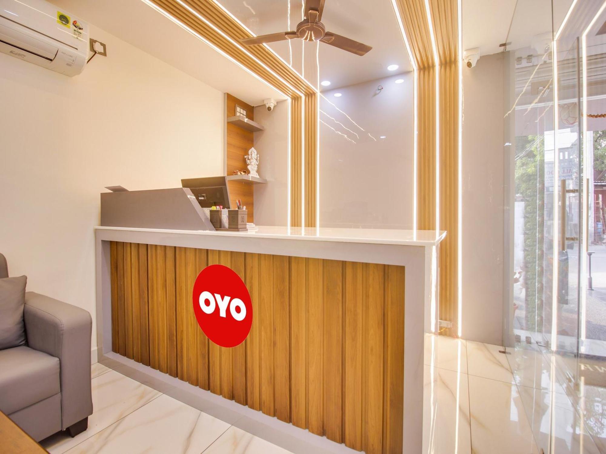 Hotel O Rr Residency Khammam Esterno foto