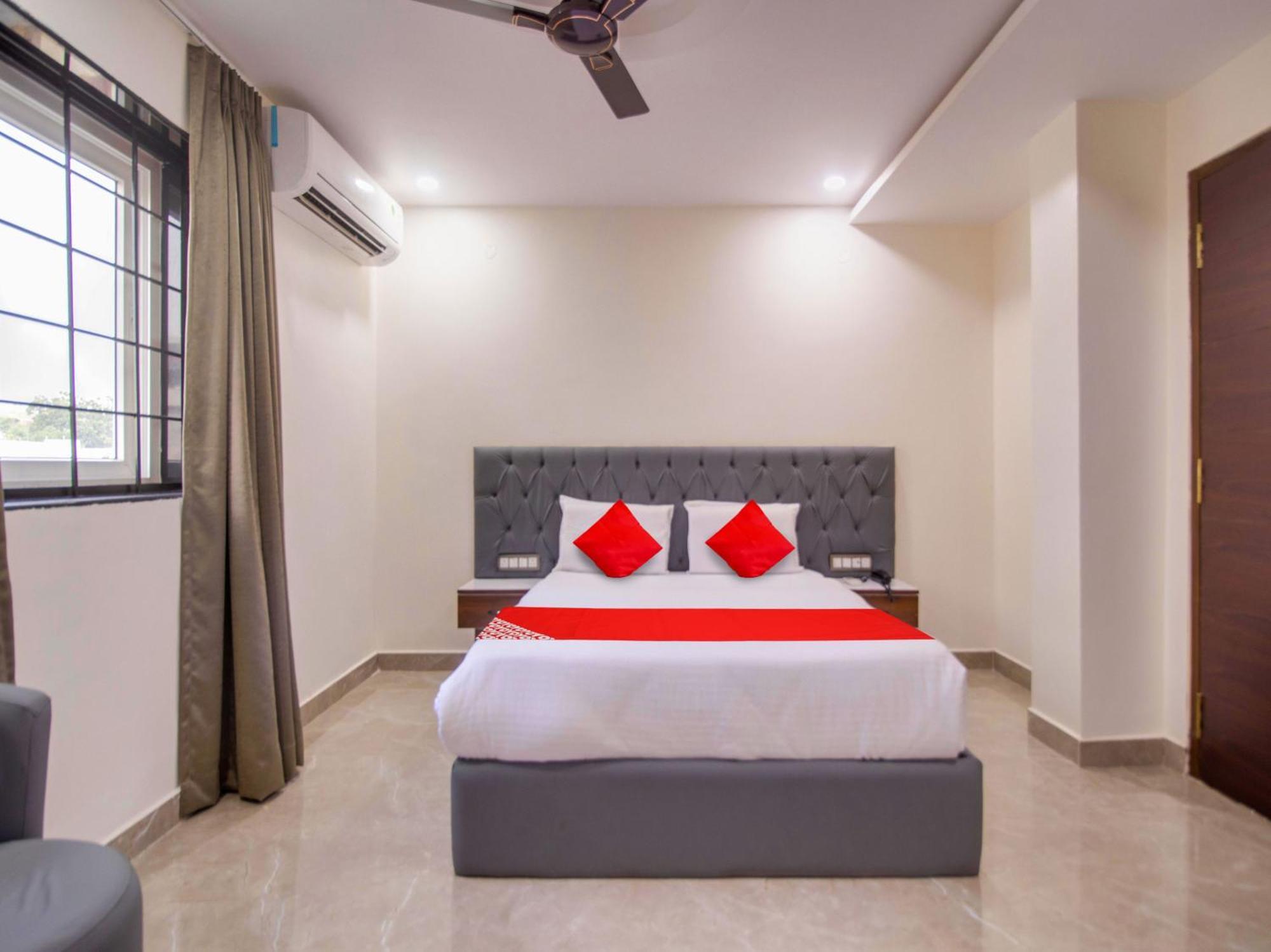 Hotel O Rr Residency Khammam Esterno foto