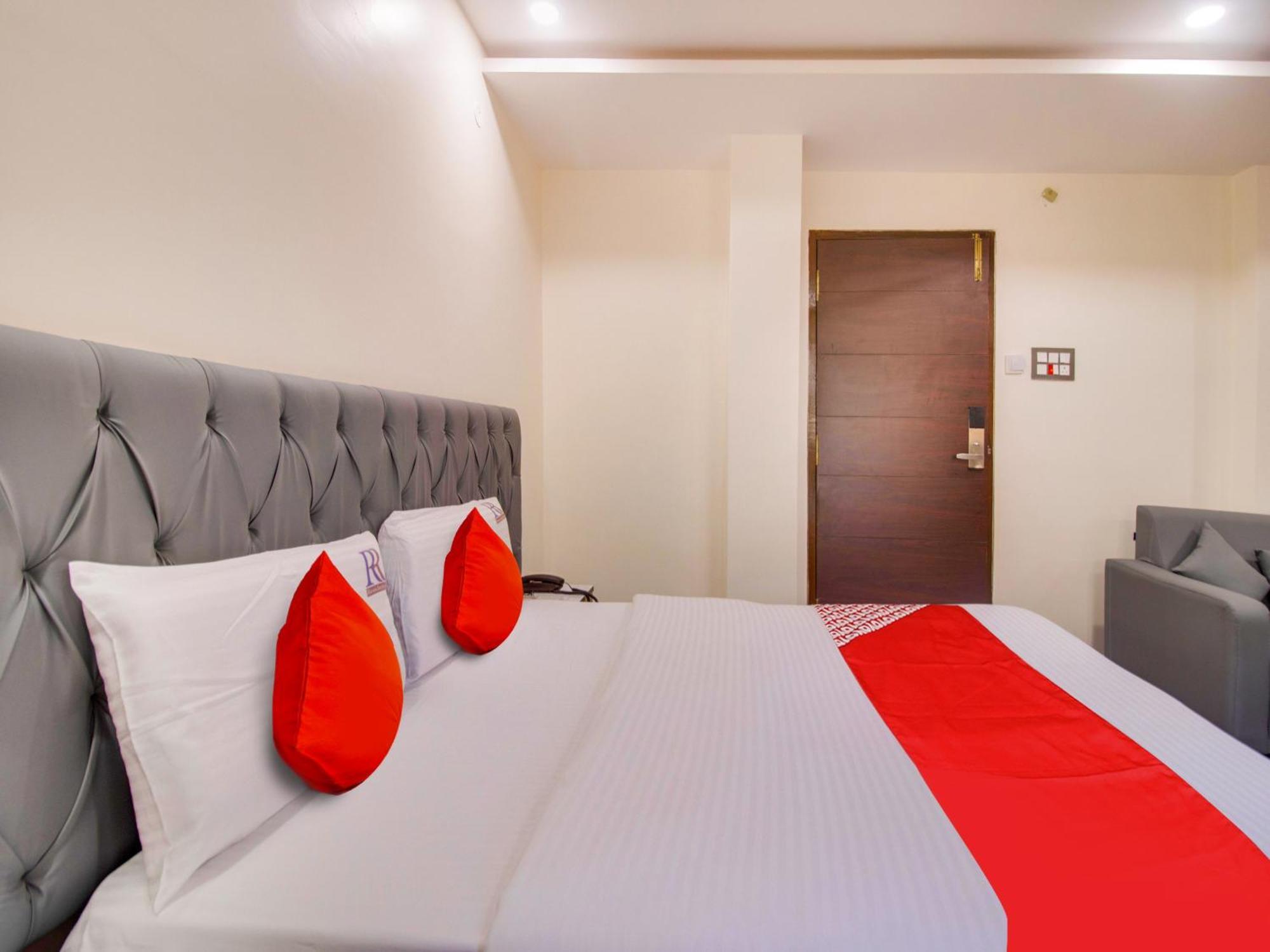 Hotel O Rr Residency Khammam Esterno foto